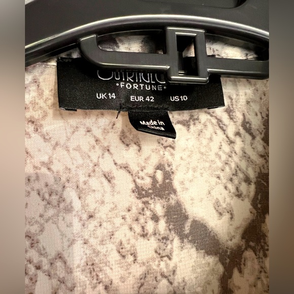 Outrageous brand snake print blouse in silver-grey. US size 10 - Picture 6 of 6